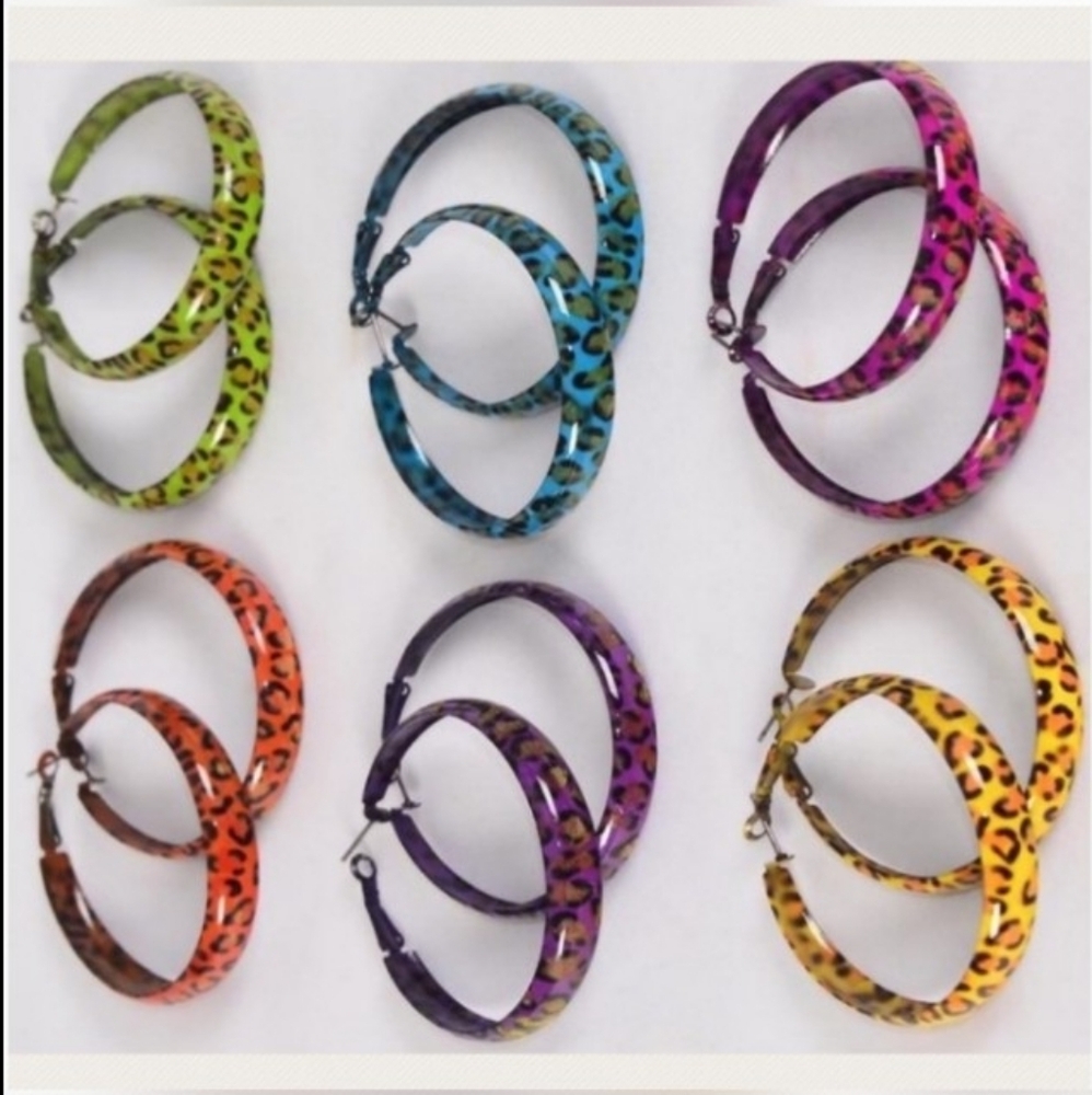 TRENDING Animal Cheetah Leopard Hoop Earrings *Purple Colorful NEW NWT - Picture 4 of 6